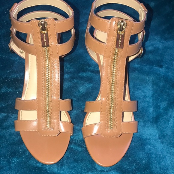 Heels - Picture 1 of 4